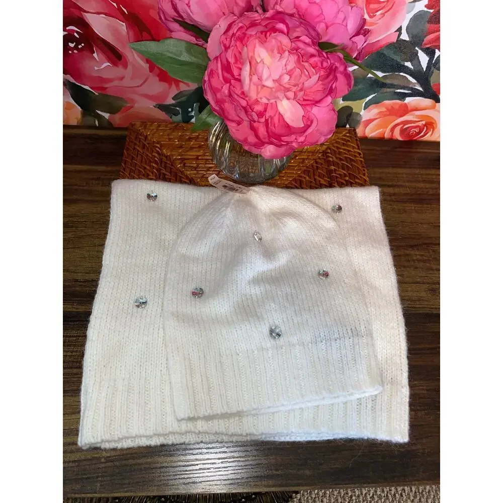 NWT Victoria’s Secret White Rhinestone Beanie Hat & Infinity Scarf Set Cozy $75